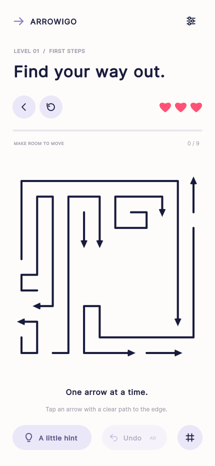 Arrowigo level one: navy arrow paths, three hearts, and hint and undo controls